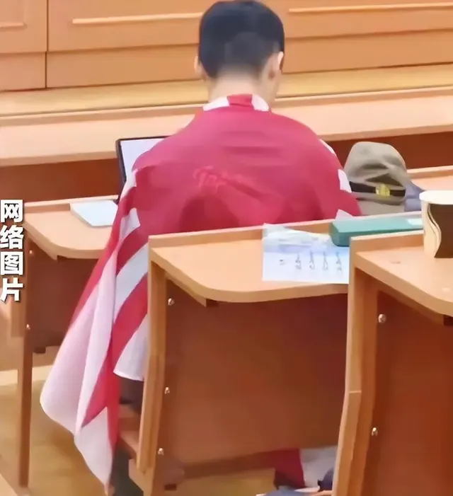 中国留学生"精日"行径引众怒 知情人士讲述处置过程