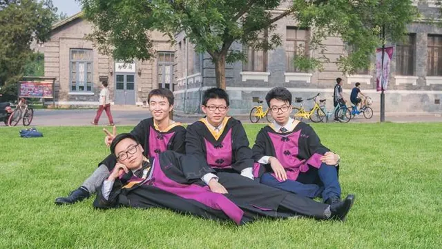 丘成桐清华数学班，有学生仅考28分遭清退，特殊招生和高考，哪种方式更公平？