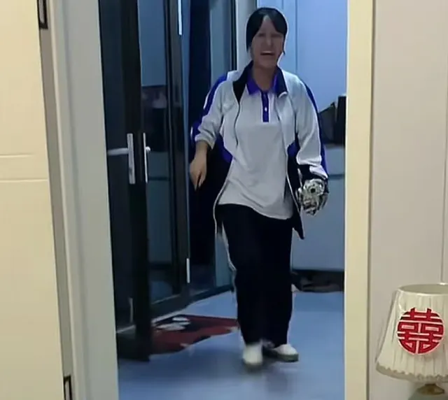 “可惜，高考本来能加10分的！”高三女孩回家看见新生妹妹，脸上很真实
