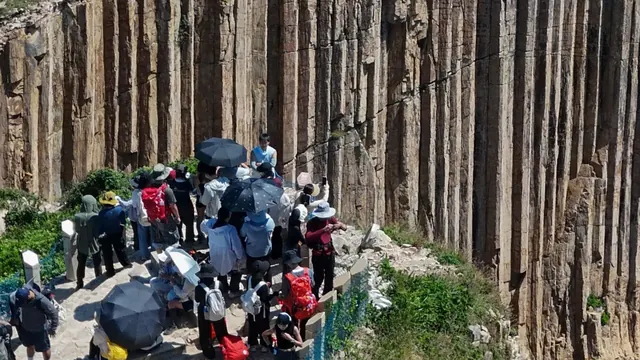 3 hikers fall ill on Hong Kong trails as temperatures top 33 degrees