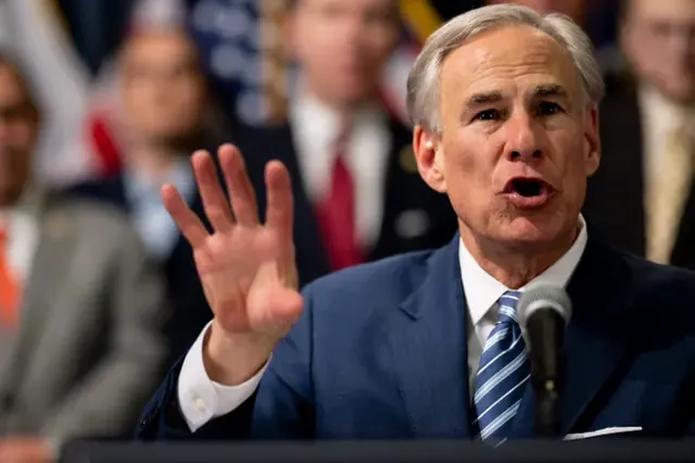 Texas governor pushes for 3-year degree pathways