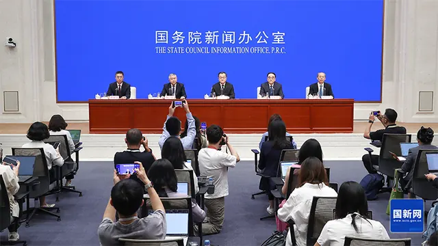教育部：未来四年“双一流”高校本科招生数还将扩容7.6万人
