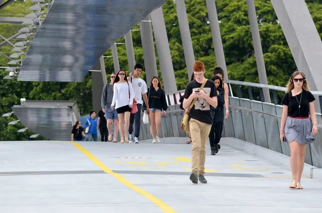 Overseas student commencements fall 5% in Australian higher education