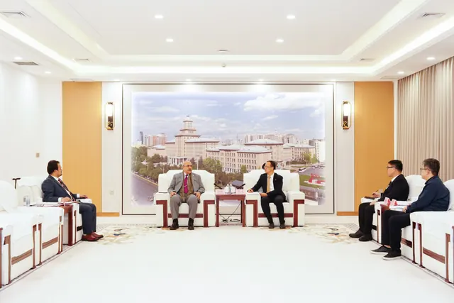 伊斯兰堡国立计算机与新兴科学大学校长阿夫塔布·艾哈迈德一...