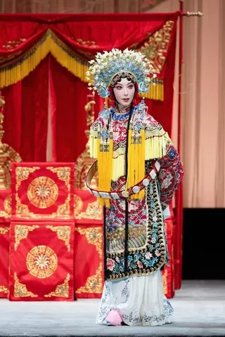 民营剧社率先响应“在地国际化”，30国留学生进剧场看戏曲