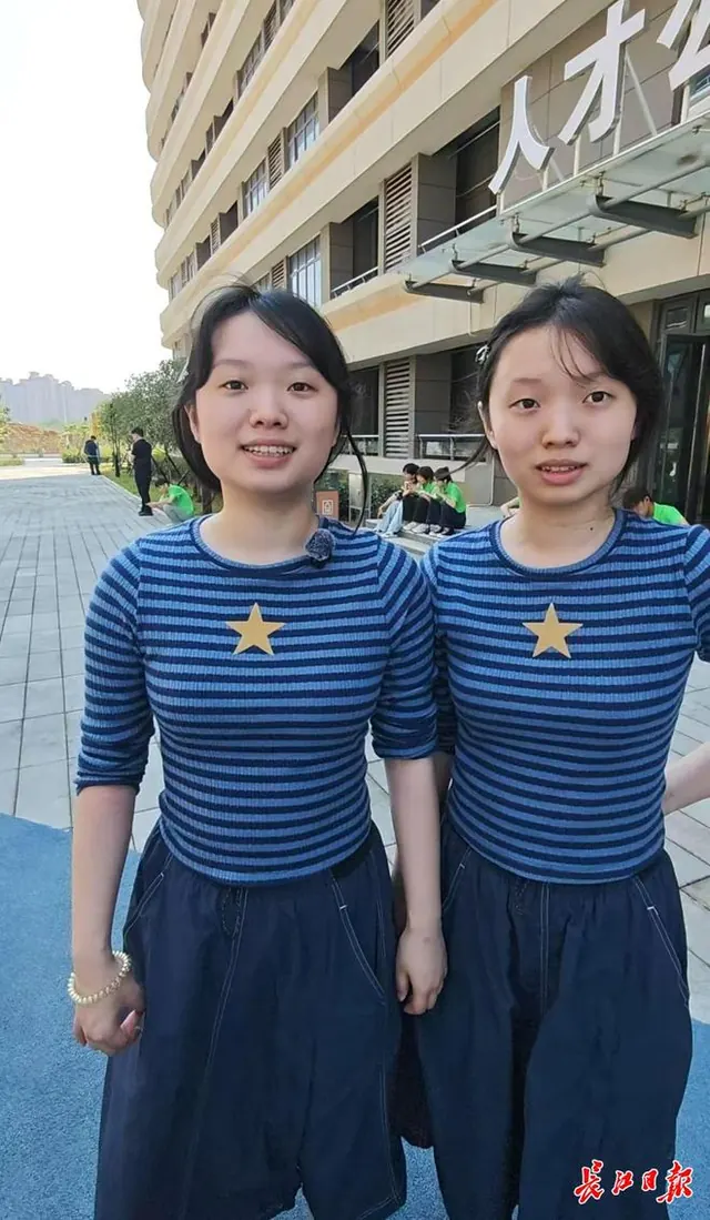 武汉双胞胎姐妹高考“神同步”，分数如同复制粘贴！为什么会出现这种情况？