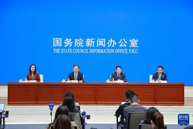 实施就业优先战略 织密社会保障网络