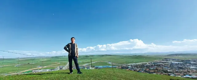 马承志：留学的“少数派” 高原的“点灯人”