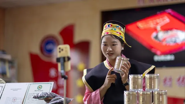 Record influx of university graduates pushes China’s youth unemployment rate to 18.9%