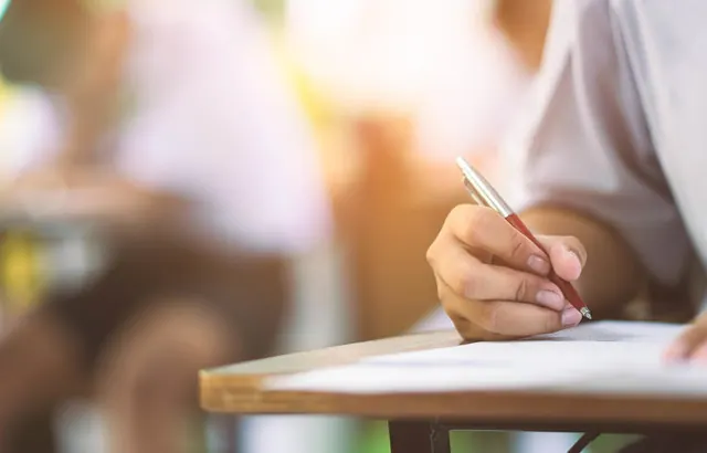 To enrol in an institute of higher education in France, follow the procedure corresponding to your situation.